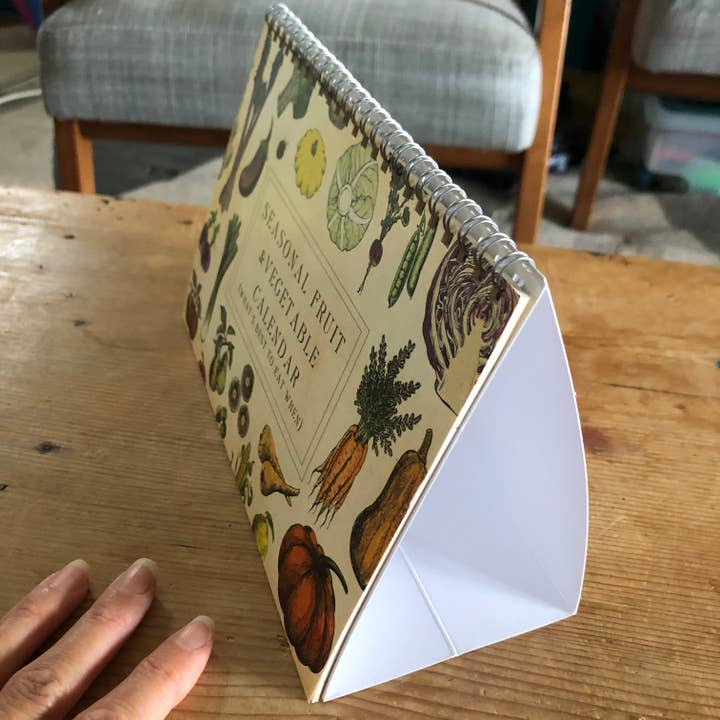 Hannah Turpin Designs - Vendita all'ingrosso Calendario - Calendario stagionale, calendario mensile da tavolo per frutta e verdura (UK F1