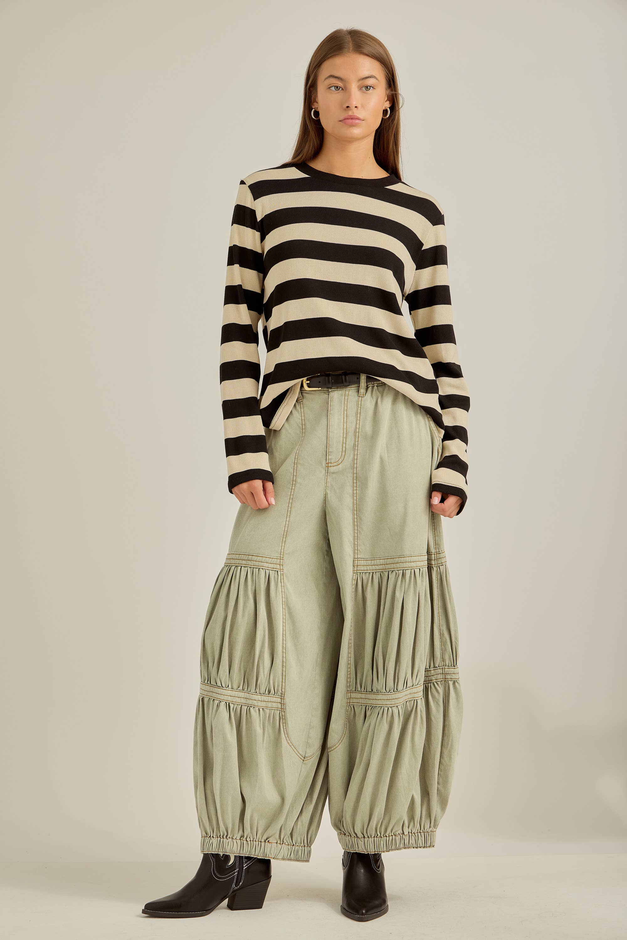 Avoine/Noir Top à rayures audacieuses de haute qualité en vente sur Faire3