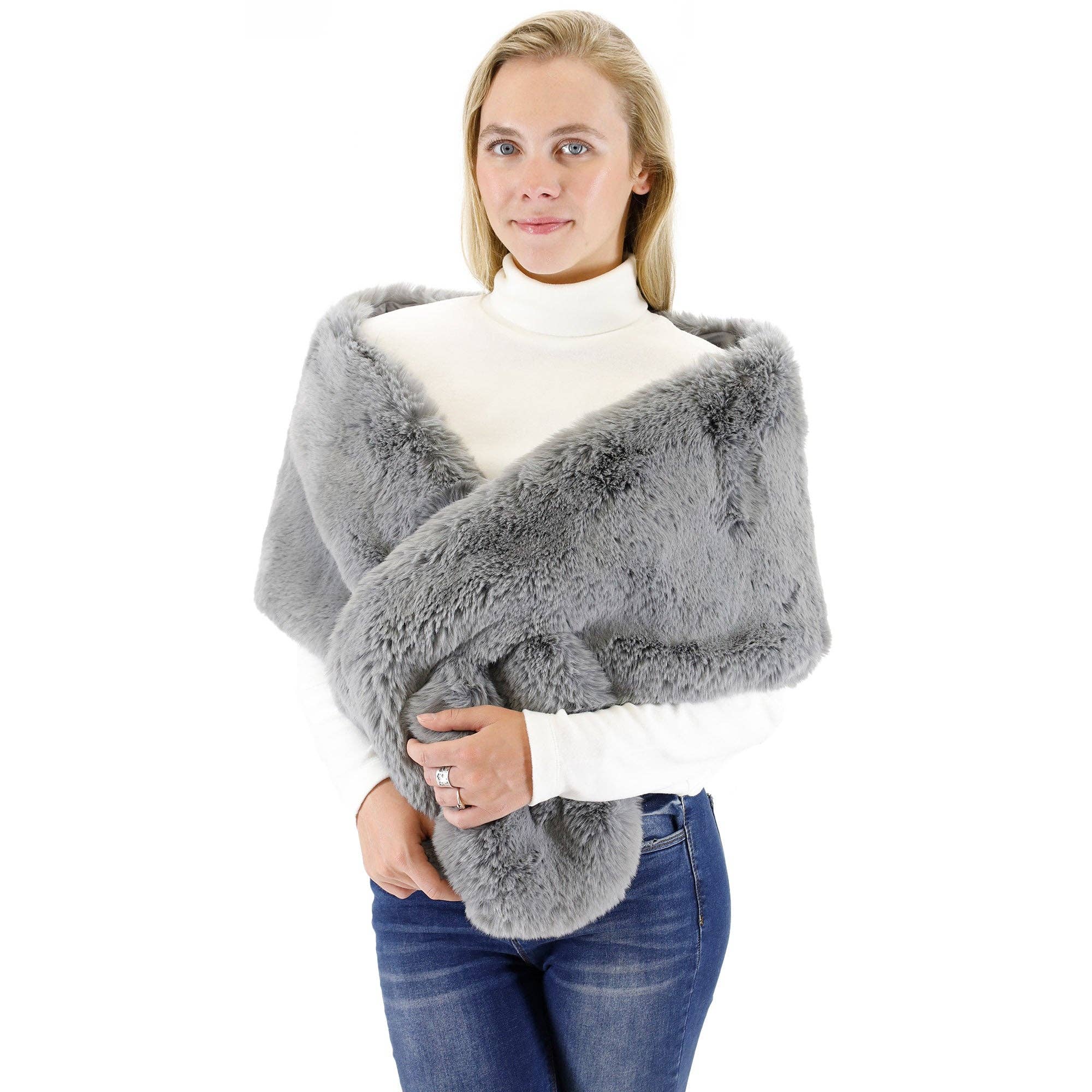 TAPA fashion - Venta al por mayor Abrigos de piel/piel sintética - Mujer - Chal ancho de piel de visón P3735 (3 piezas)3