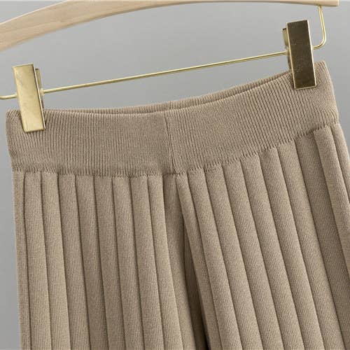 Marayn - Wholesale Top & pants set (NOT Loungewear) – Women's - Chic Korean Style Knit Cardigan WideLeg Pants Set5