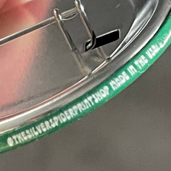 The Silver Spider – Großhandel Anstecker/Button – Jessica Fletcher wird uns retten Ansteckbutton-Pin3