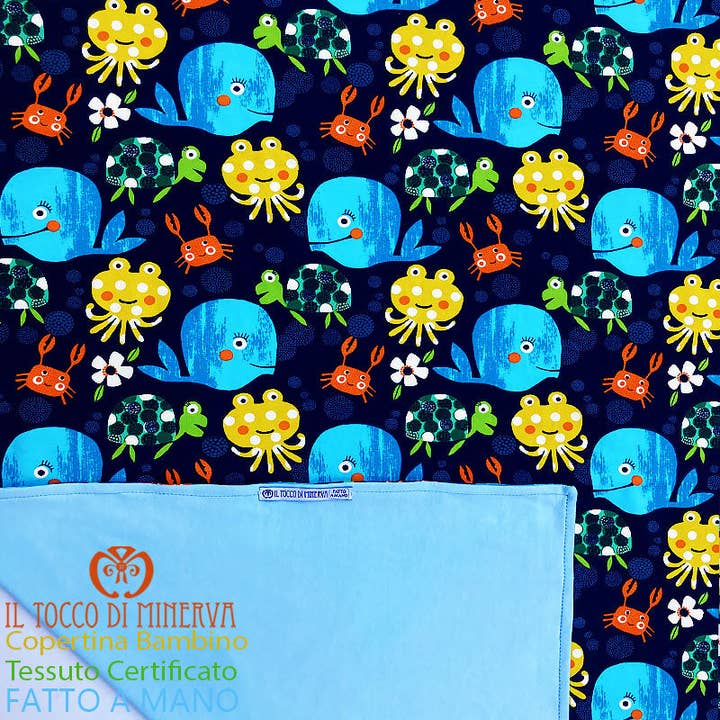 Zertifizierte Babydecke aus Baumwolle mit Meeresmotiven - Handgemacht für den Großhandel von Il Tocco di Minerva