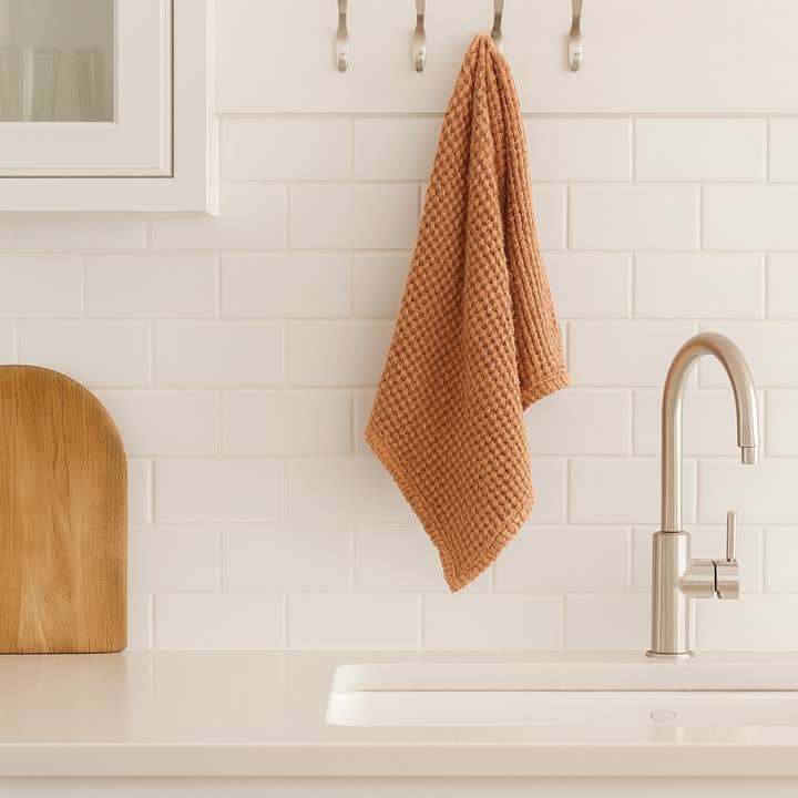 Mama and Tochter - Wholesale Tea Towel - 100% Organic Cotton Rustic Waffle Standard Tea Towel - Hand Towel - Rust2