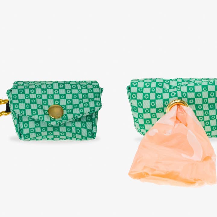 Borsa per sacchetti per escrementi stampata a quadri verdi decorata con fiori. per la vendita all'ingrosso da parte di French Bandit