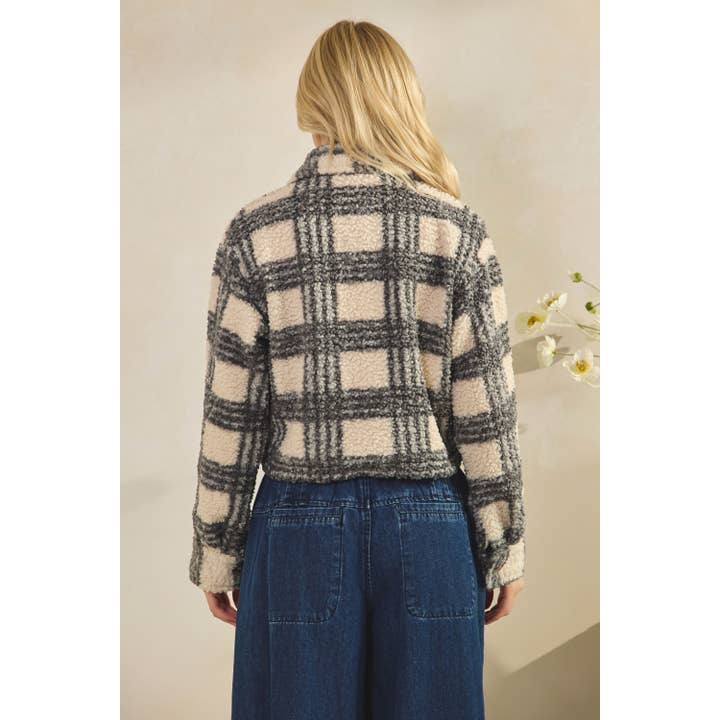 Veveret - Wholesale Jacket - Women's - Plaid Sherpa Short Button Jacket25