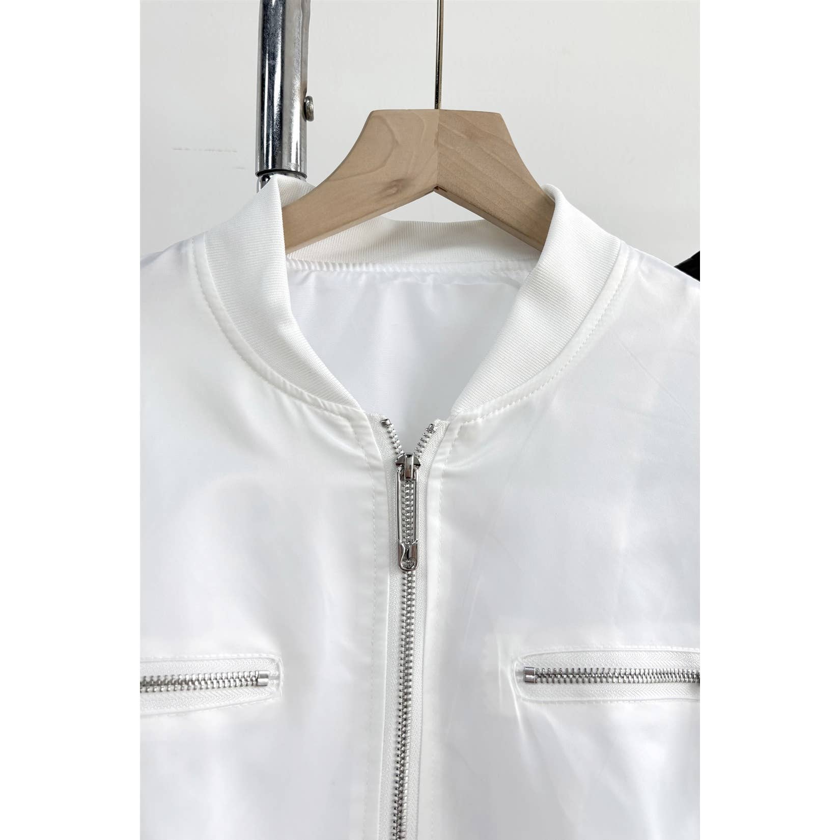 XHHH Inc - Wholesale Jacket - Women's - X0039LT Ruched Sleeve Cropped Bomber Jacket1