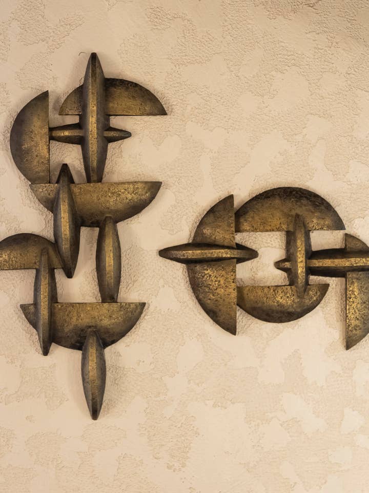 Decorazione da Parete in Resina Antica 55X10X83Cm per la vendita all'ingrosso da parte di HEKA LIGHTING & TRADING LTD