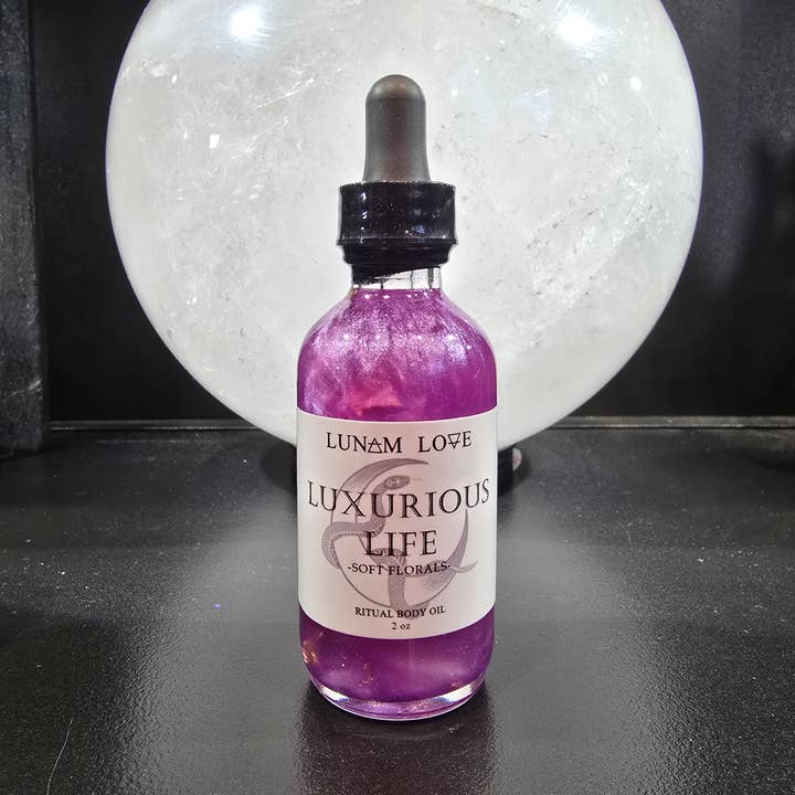 Luxurious Life Ritual Body Oil for wholesale by Lunam Love