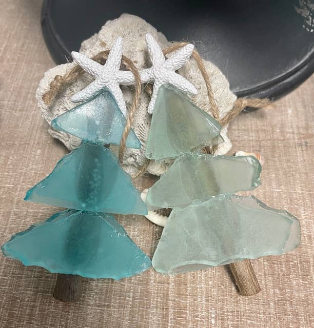 A SEAGLASS CREATION/SALTY SIGNS DESIGNS - Wholesale Ornament - Mini Tree Seaglass Christmas Ornament 1