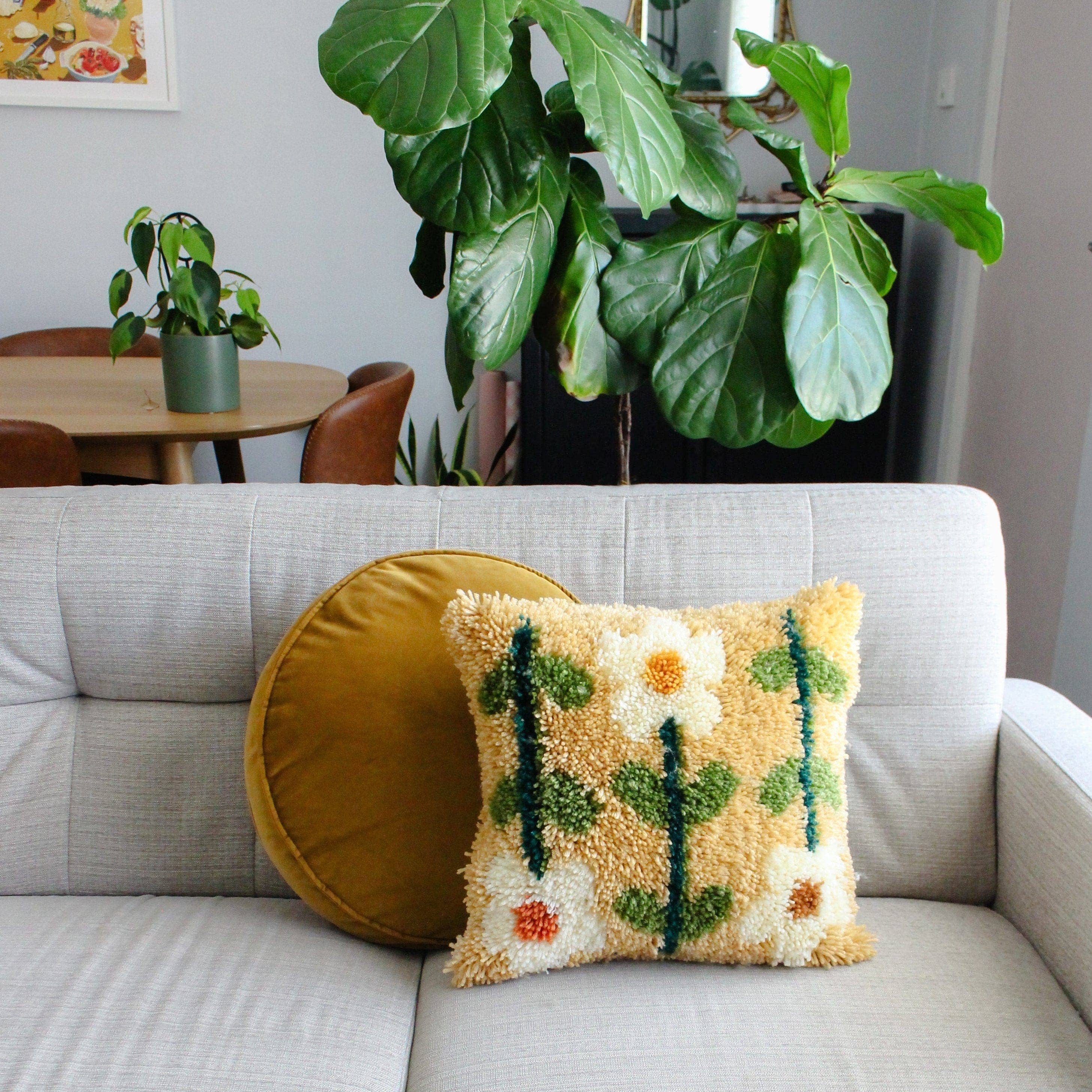 Craft Club - Wholesale DIY Craft Kit - EARTHY PICK OF THE BUNCH - Latch Hook Cushion Kit2