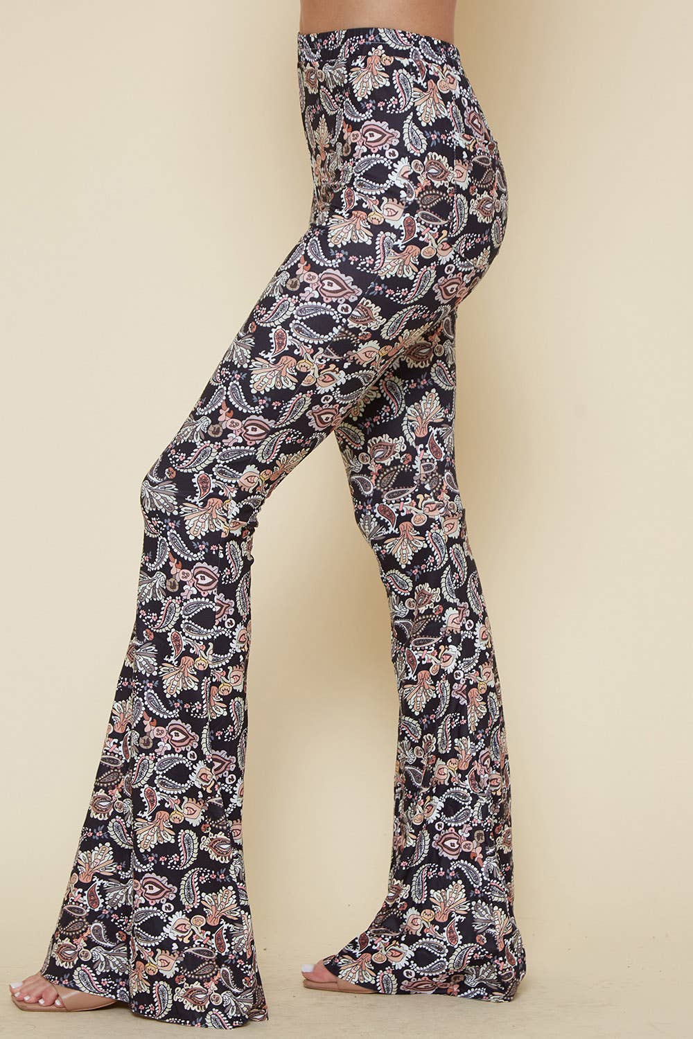 Saints & Hearts - Vendita all'ingrosso Pantalone - Donna - SIP6111L BLACK - RAZZI IN MAGLIA CON STAMPA PAISLEY2