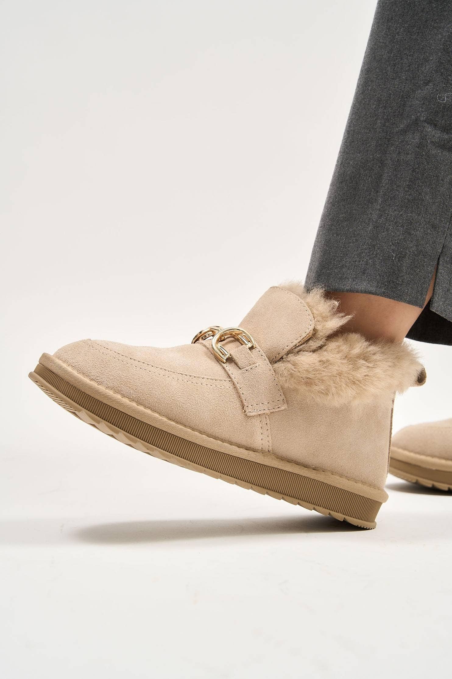 Puff Buckle Beige for wholesale on Faire2