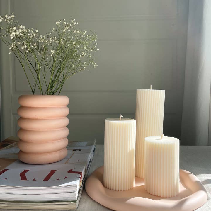 Vit Set med tre pelarljus för wholesale på Faire4