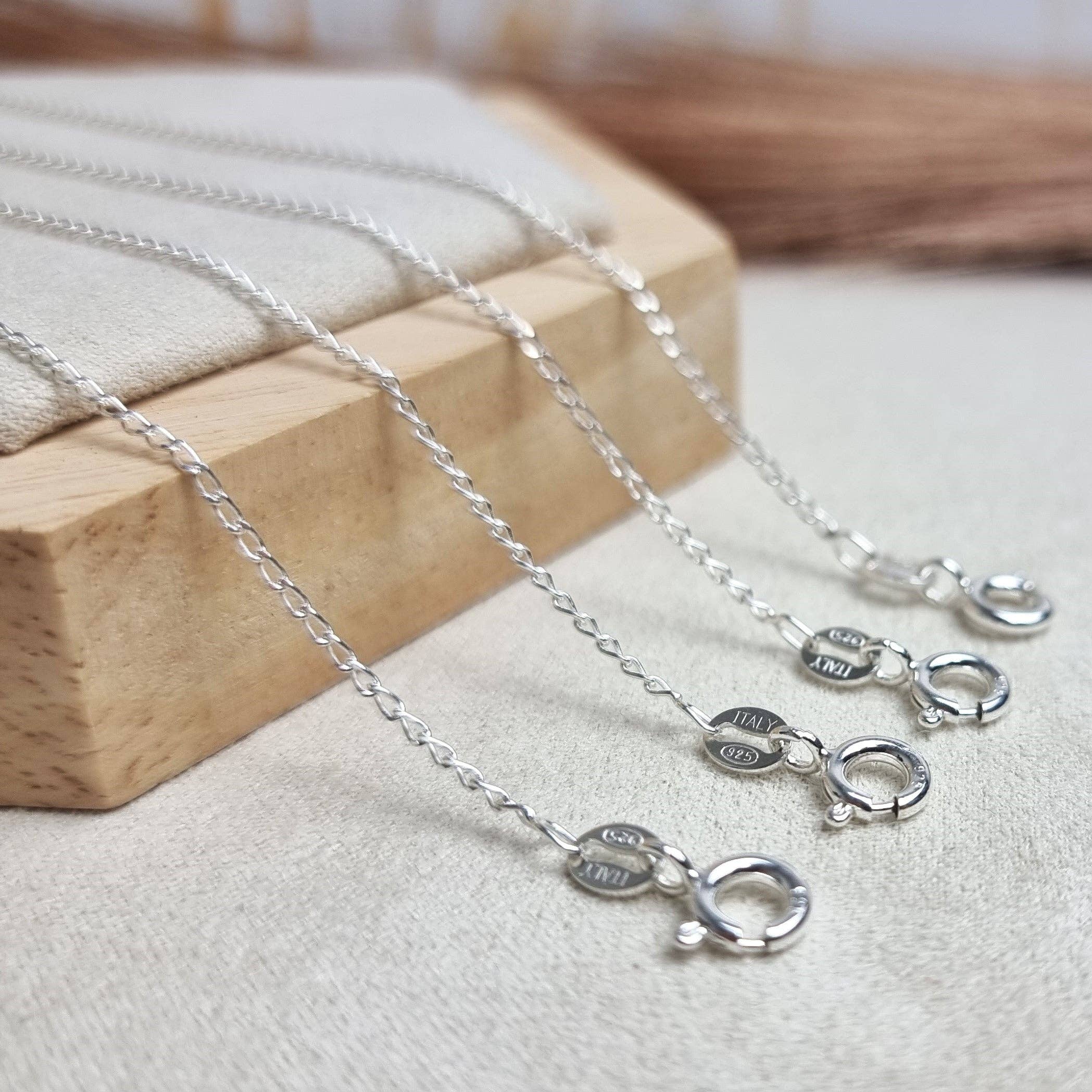 SilverAmber Jewellery - Vendita all'ingrosso Collane a catena e maglie - Made in Italy - Catena Delicata a Maglia Lunga 1,2 MM in Argento Sterling 925 - GCH0244