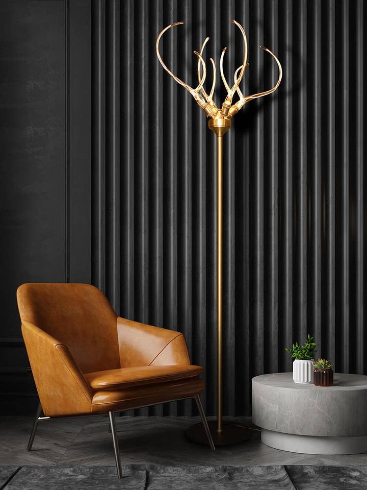 Galata 4-delt gulvlampe med hjortegevir | Moderne dekorativ belysning til hjem og hoteller for engroshandel hos HEKA LIGHTING & TRADING LTD