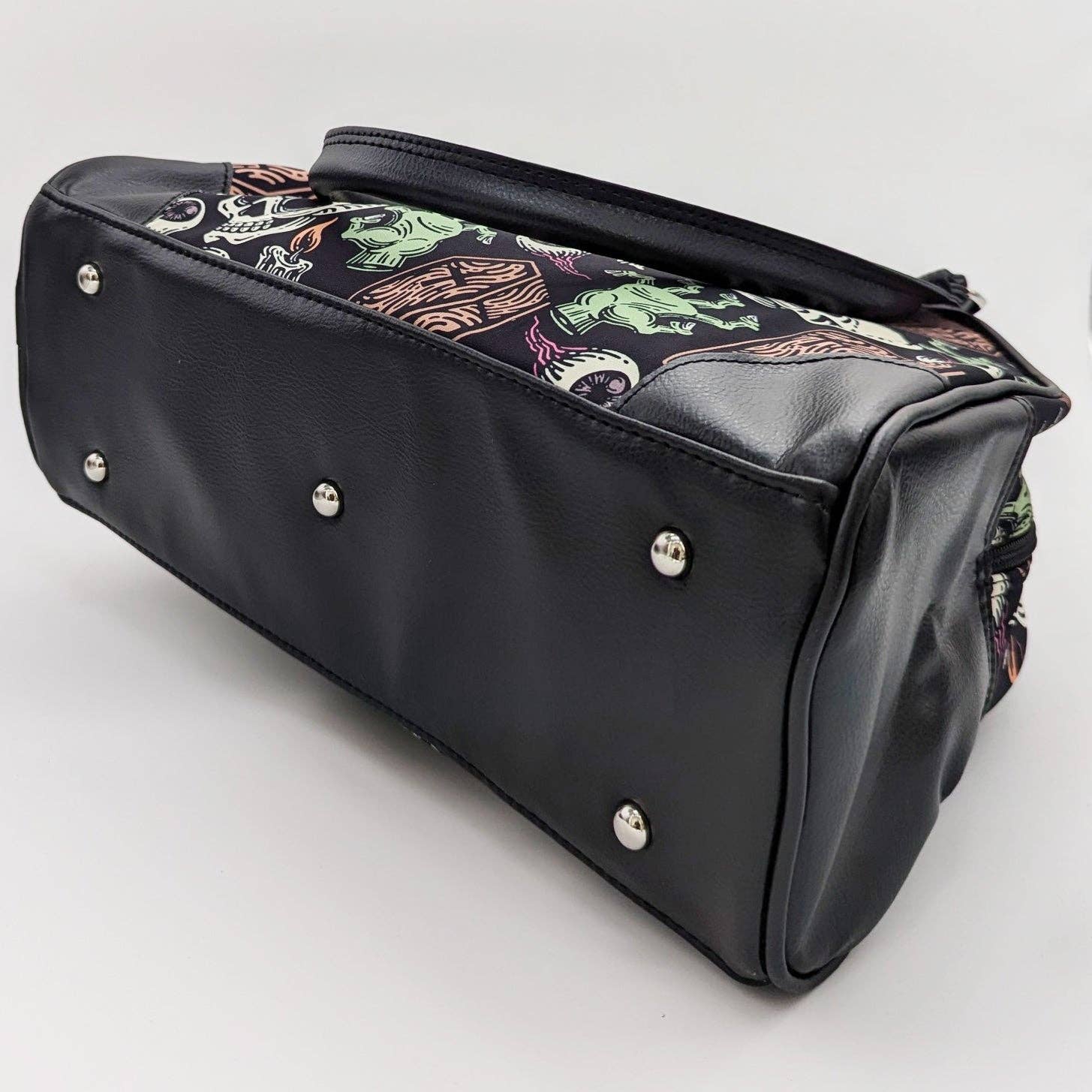Shady Front - Venta al por mayor Bolso con asas - Mujer - Bolso con ataúdes y calaveras3