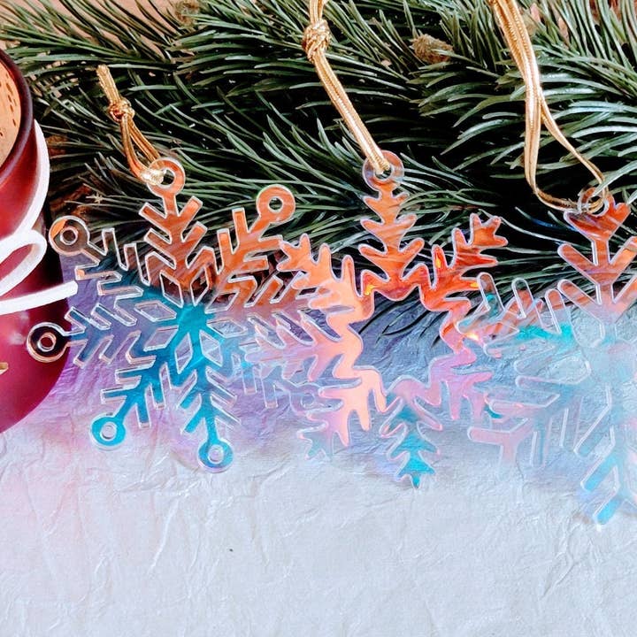 Shelfish Modern – wholesale Ornament set – Set of 3 Snowflake Ornaments - Iridescent Snowflakes - Minimalist Ornaments- Ornament Sets - Snowflake Ornaments