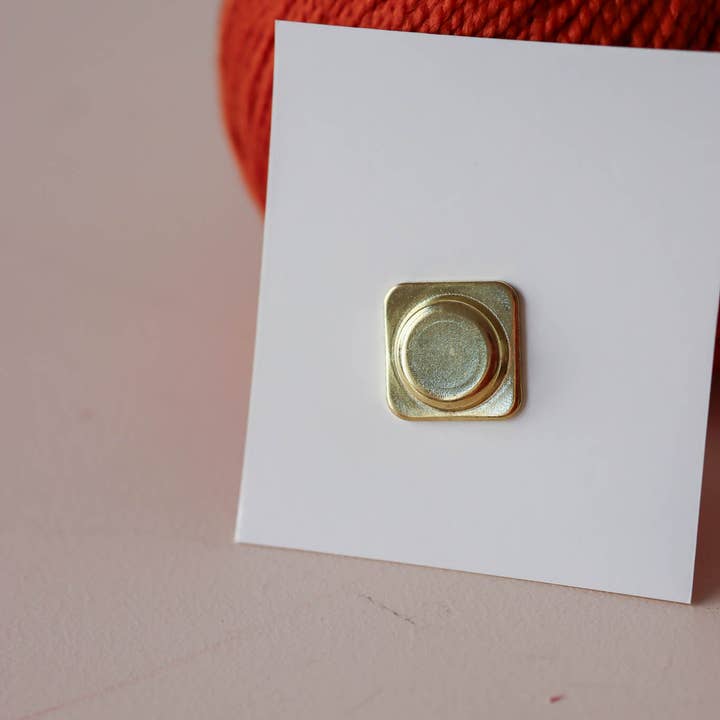 Lise Tailor - Wholesale Knitting/Crochet Supplies - Crafty Girl Magnetic Needle Holder2