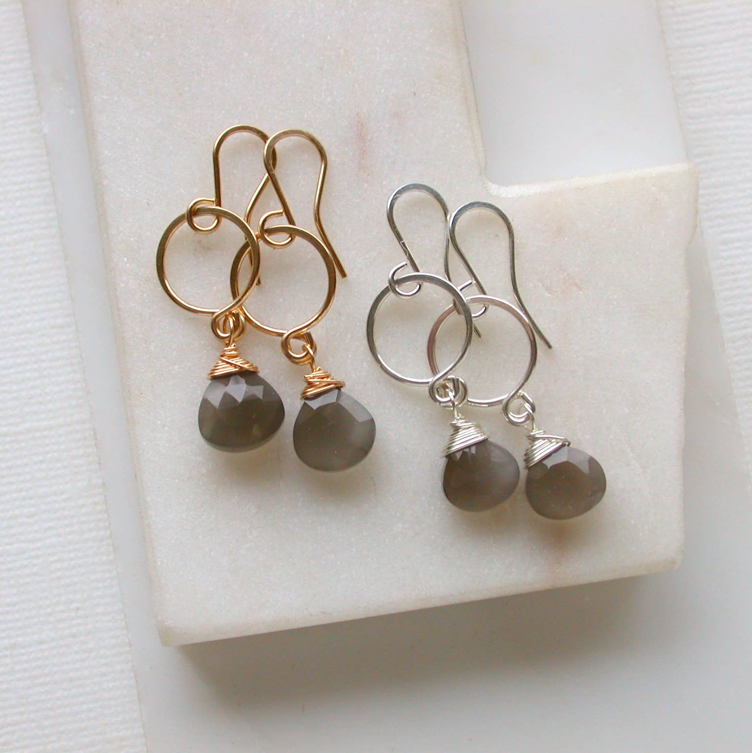 Linda Trent Jewelry - Vendita all'ingrosso Orecchini pendenti - Orecchini pendenti Petite Gemstone. Scegli Metallo e pietra preziosa.3