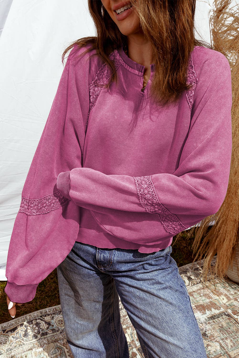 1 the Woman - Vente Sweat-shirt – femme - Sweat-shirt à col en V avec détails en dentelle et patchwork, effet délavé minéral.2