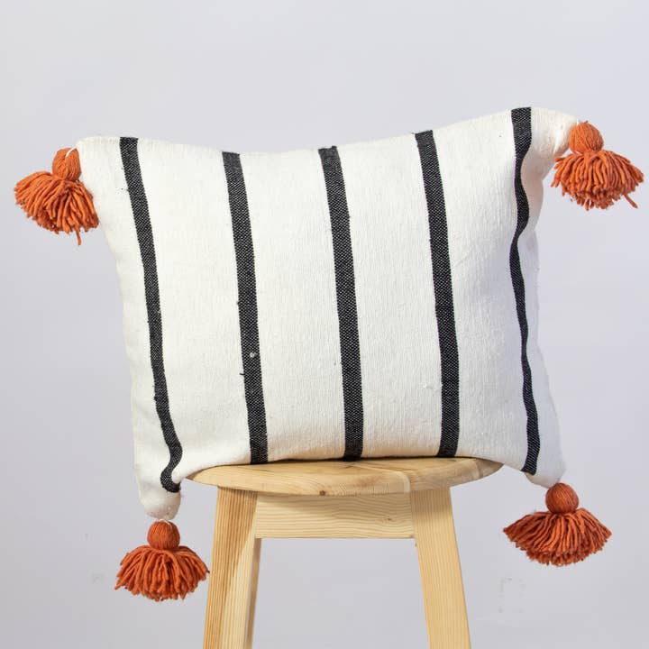 Marockansk kudde-pompom Kudde-kasta Kudde-Orange Pompom för wholesale av woolsouk ( We handle U.S. import procedures for you )