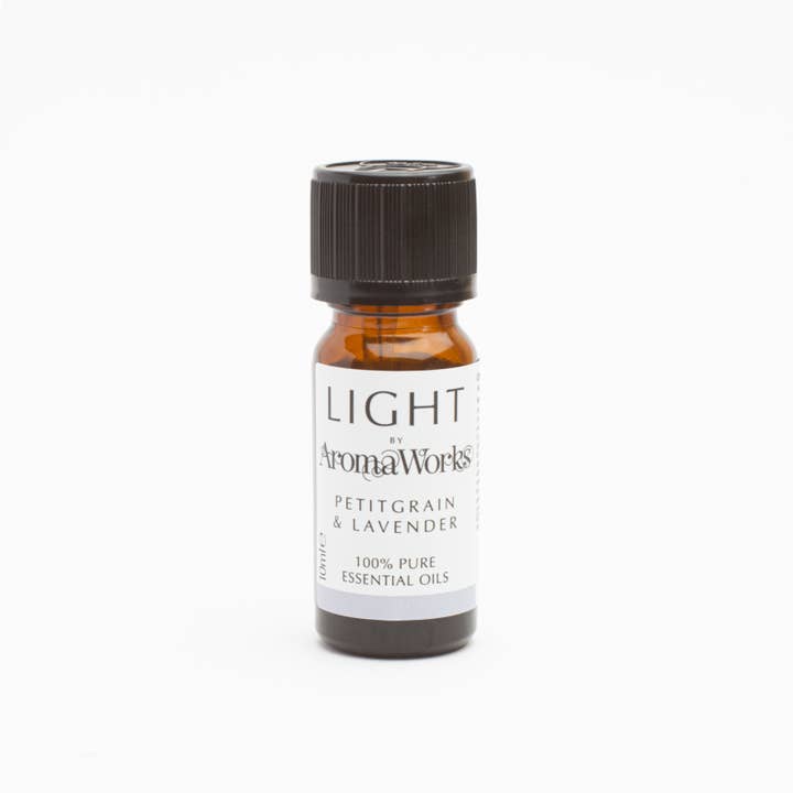 Aromaworks Oli Essenziali Leggeri, 10ml, Petitgrain e Lavanda per la vendita all'ingrosso da parte di Wax Lyrical UK