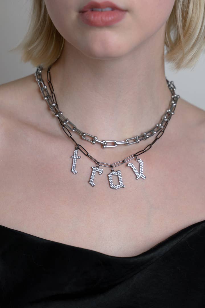 The Sis Kiss - Wholesale Link & Chain Necklace - Graduated Chain Link Necklace in Matte Silver4
