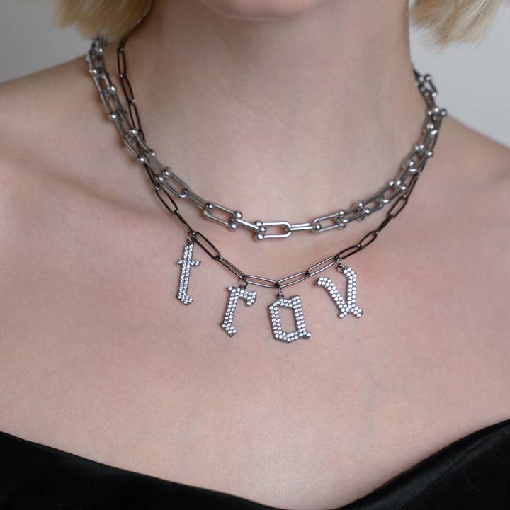 The Sis Kiss - Wholesale Link & Chain Necklace - Graduated Chain Link Necklace in Matte Silver4