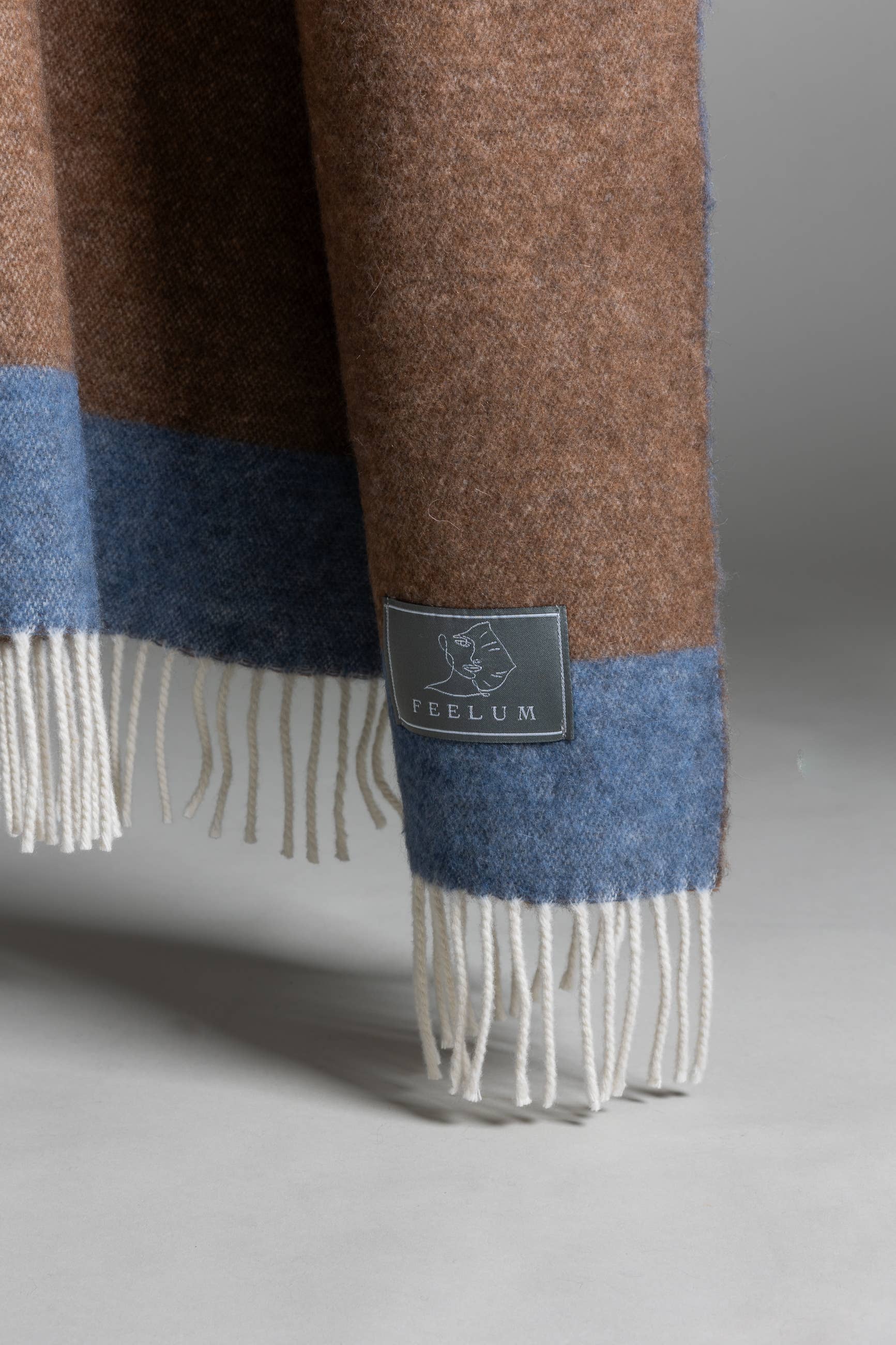 FEELUM homelinen by David Home srl - Wholesale Throw Blanket - TEOREMA plaid 15% cashmere 85% wool6