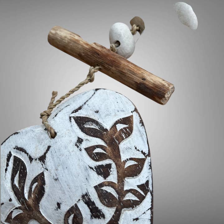 Batik Indah – wholesale Mobile – Carved heart wooden hanging mobile - 100 cm1