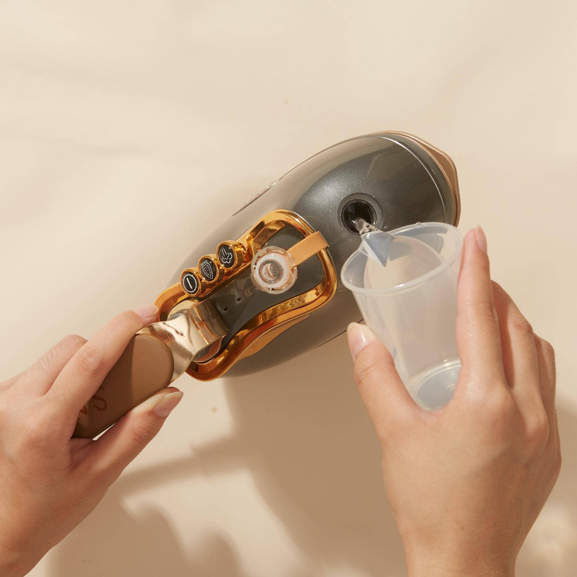 Salav-True & Tidy – wholesale Steamer – Retro Edition Duopress Steamer and Iron40