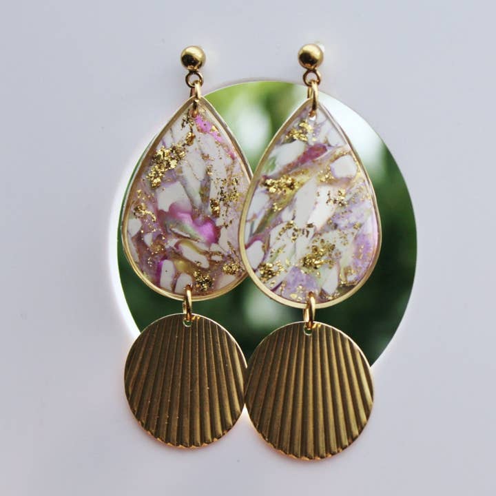 Tropfen-Ohrringe, Statement-Marmor-Ohrringe, Weiß, Lila für den Großhandel von Studio Niani
