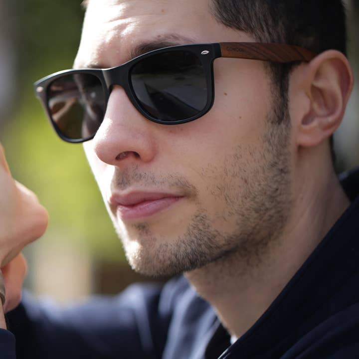 GOWOOD – Großhandel Sonnenbrille – Unisex – Sonnenbrille aus Walnussholz mit schwarzen polarisierten Gläsern