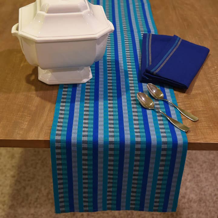 Handgeweven Guatemalteekse Cuadritos Tafelloper | Blauwe Maan voor wholesale door Mayamam Weavers