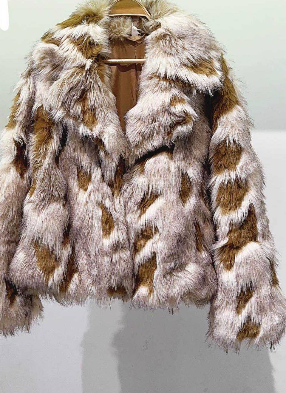 SWEET MAGIC MODA Y COMPLEMENTOS - Wholesale Fur/Faux Fur Coat - Women's - FAUX FUR COAT0