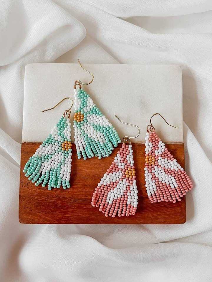 Mia | Pendientes con pedrería para venta al por mayor de Eleven + Jane