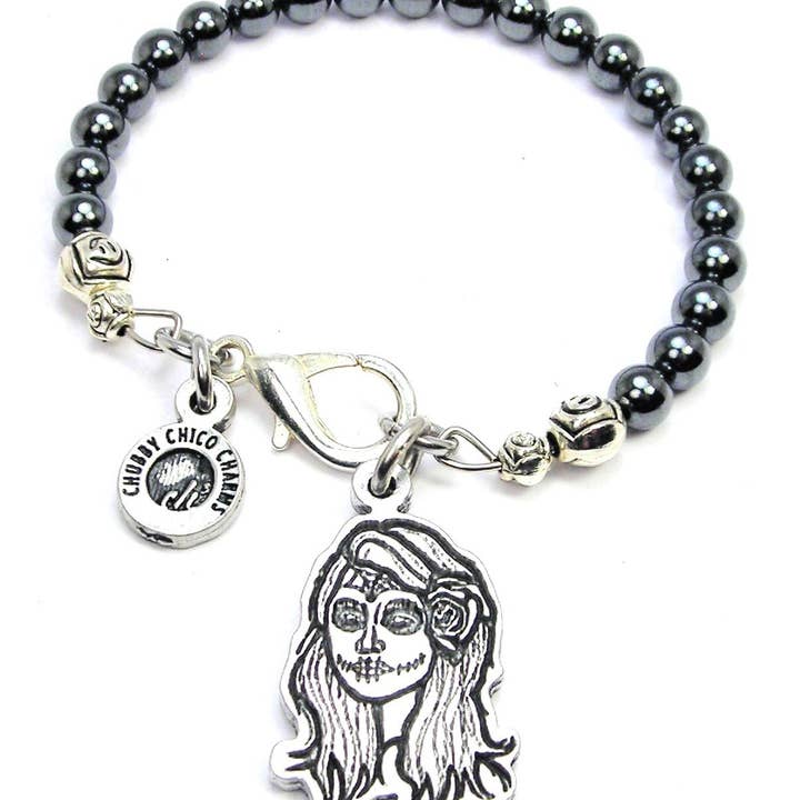Bracelet moderne en verre hématite Calavera pour la vente par Chubby Chico Charms