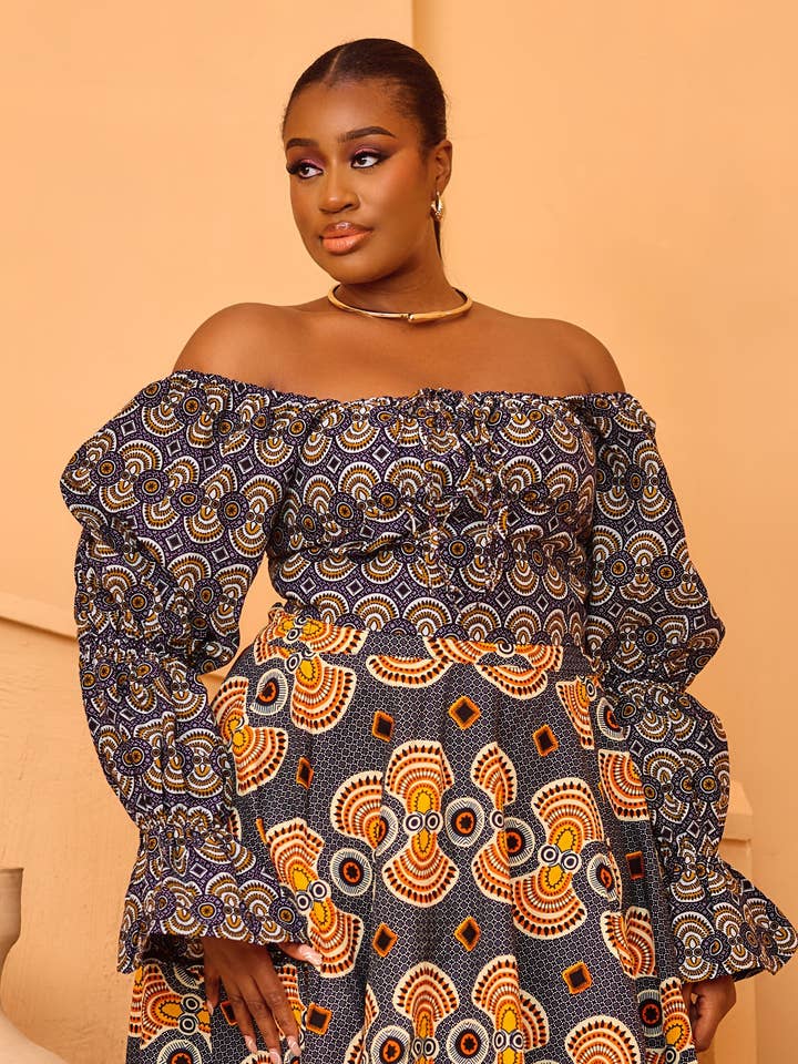 Nouveau - Haut/Blouse à épaules dénudées à manches longues en imprimé africain - Gbemi pour la vente par CUMO London