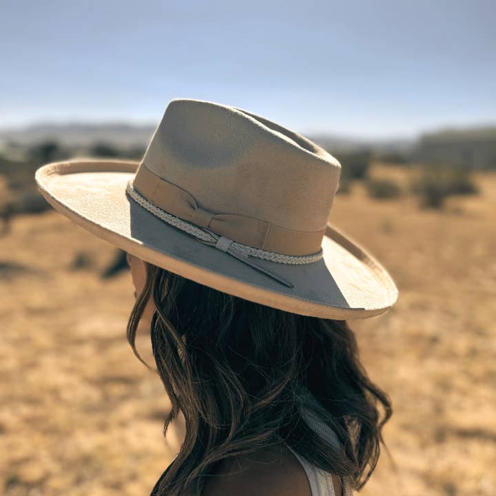 The Modern Cactus Co - Vente Chapeau en feutre - femme - Chapeau Fedora Brooke Vegan Curl à bord rigide avec accessoires