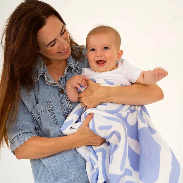 Golden Child - Wholesale Swaddle - Baby - Golden Child Holiday Patterned Baby Swaddle2