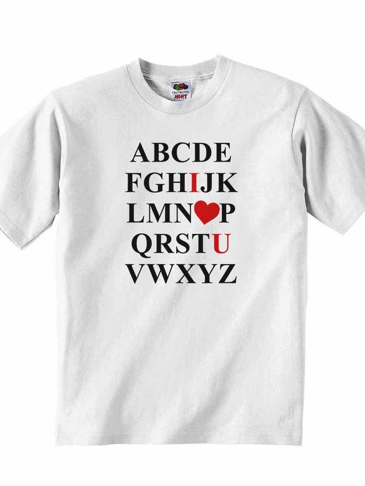 ABCDEFGHIJKLMNOPQRSTUVWXYZ - Baby T-shirt for engroshandel hos Little Ratbag
