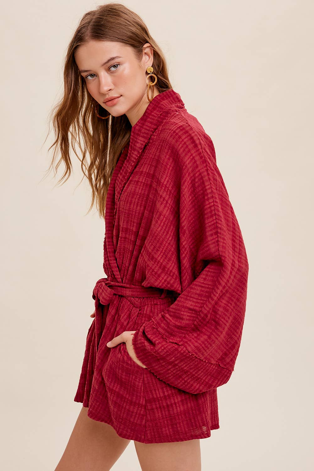 Listicle – Romper - Mulher por atacado – Macacão Texturizado com Cinto5