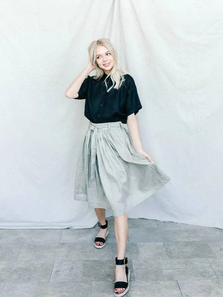 Grey Pleaded Linen Skirt by Soelis for wholesale by Velvety