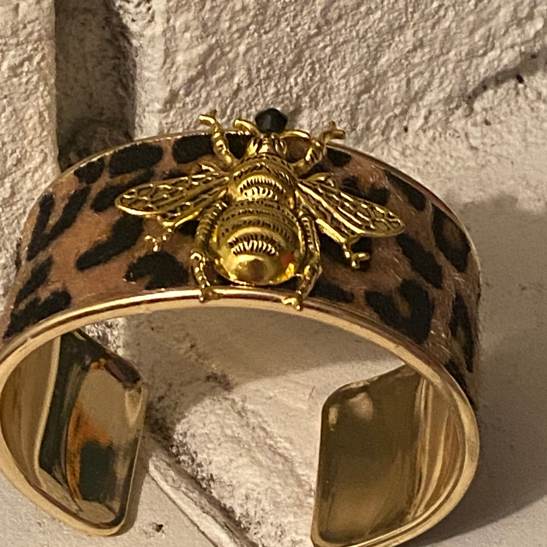 Anthologie, Co. - Wholesale Cuff Bracelet - Queen Bee Cuff Bracelet - Bee Embellished Bracelet0