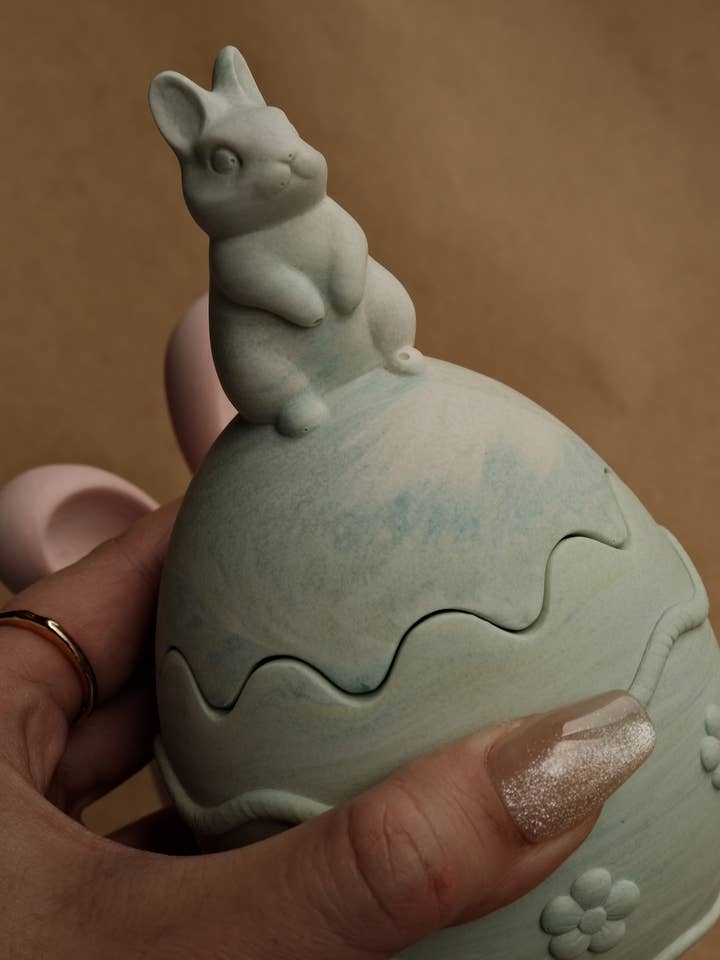 Scented candle in a jar - rabbit on the egg for wholesale by ECLAT DE L'AUBE