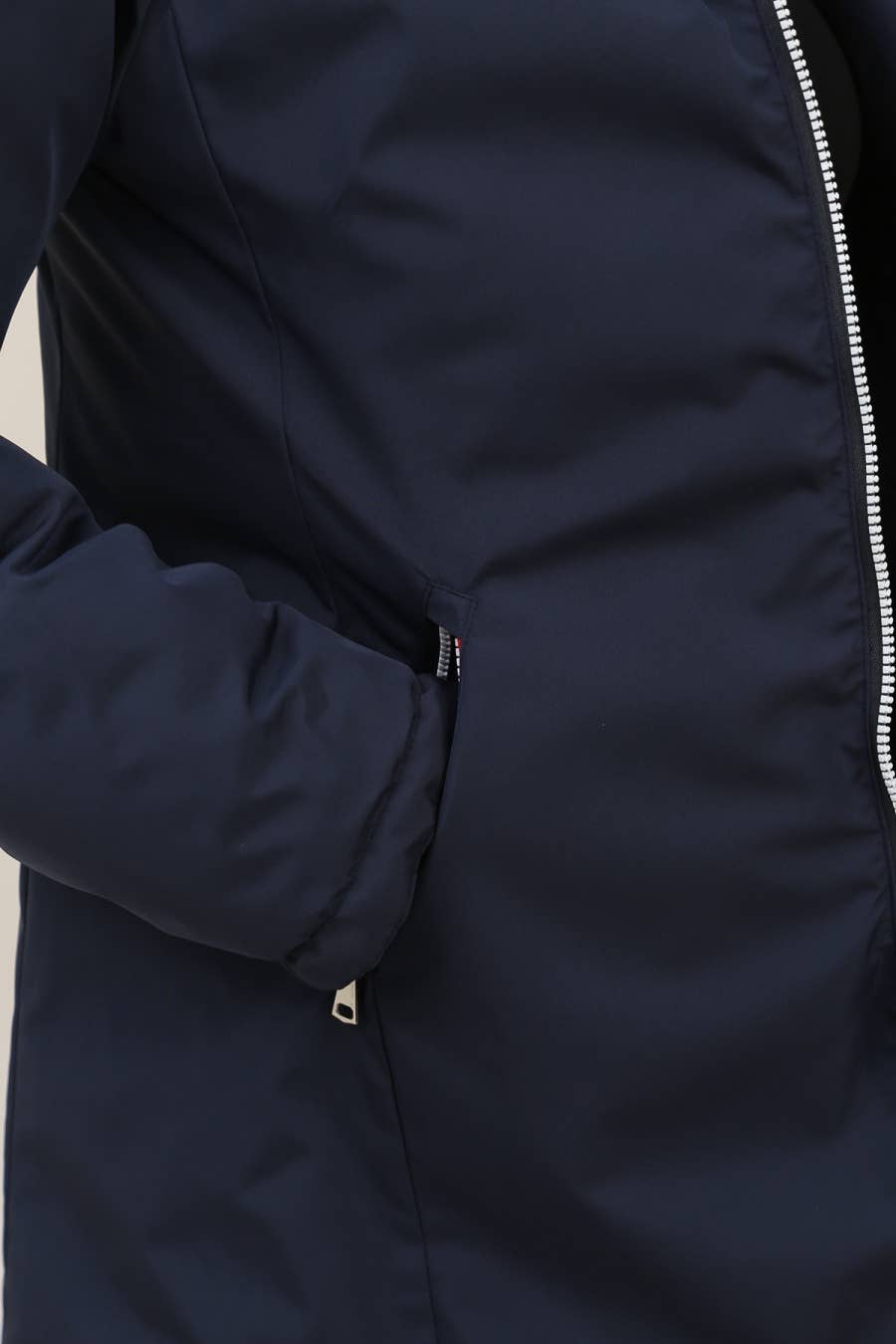 Attrait Paris - Wholesale Puffer Jacket - Women's - Mid-length reversible waterproof puffer jacket16