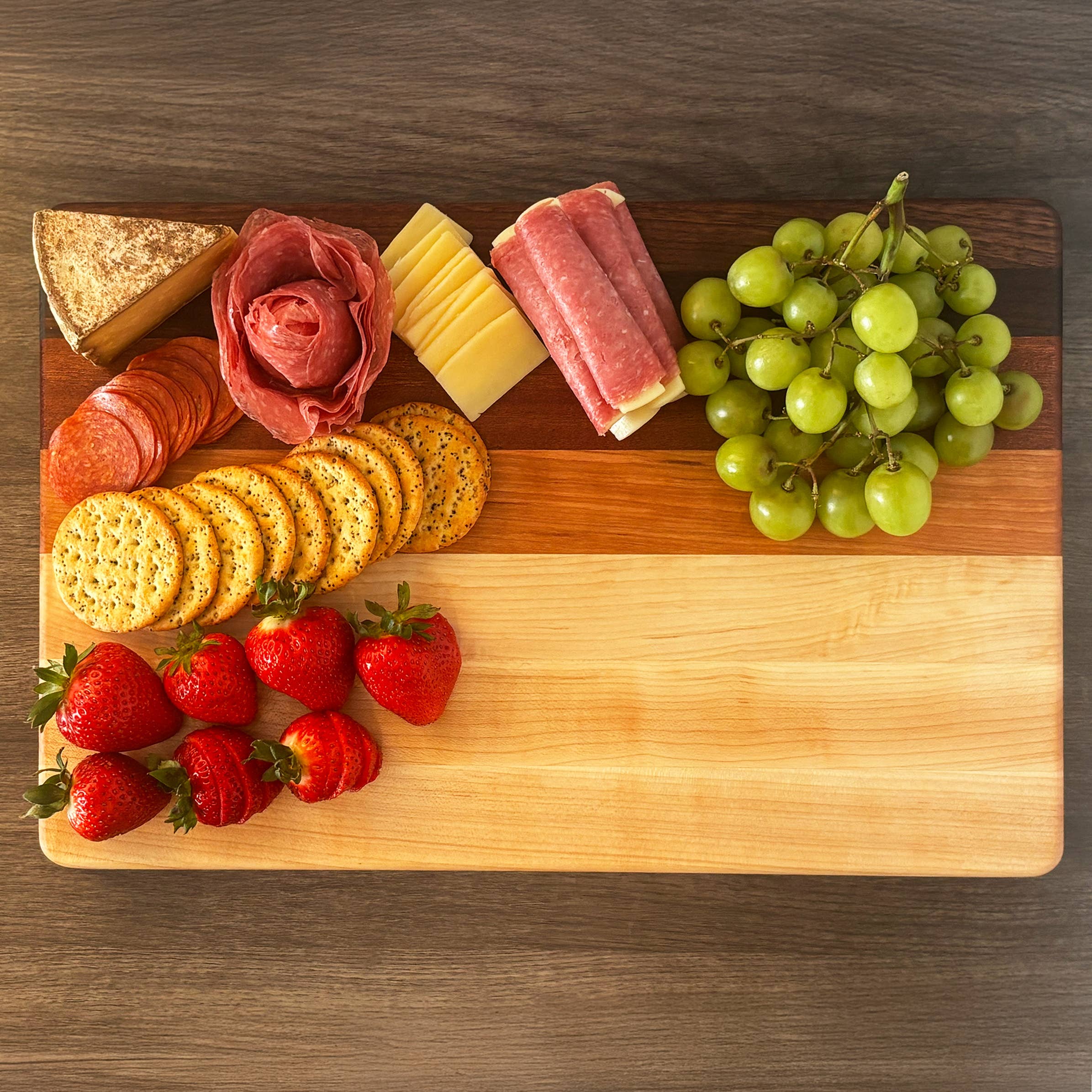 Holzer Handcrafted ® - Wholesale Cutting Board - Handcrafted Cutting Board 18"x12"x.8" Gradient Hardwood3