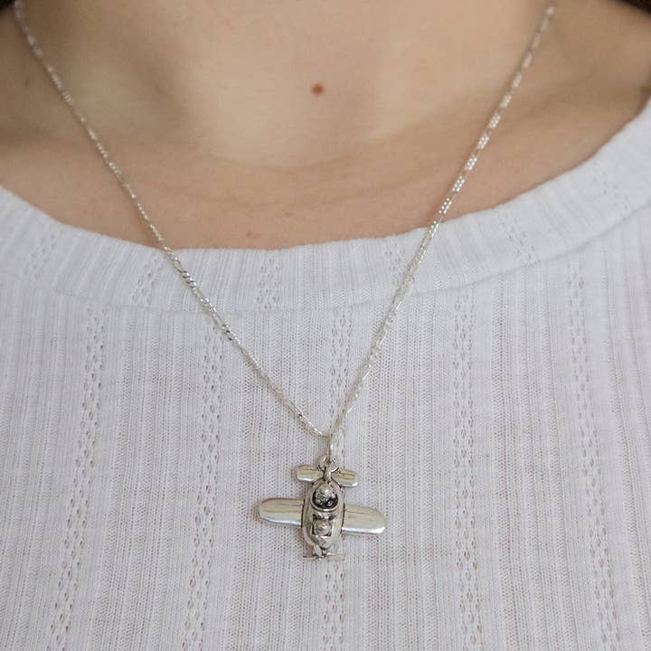 Colar Gromit in a Plane (Prata de 1ª Lei) por atacado de LICENSED TO CHARM