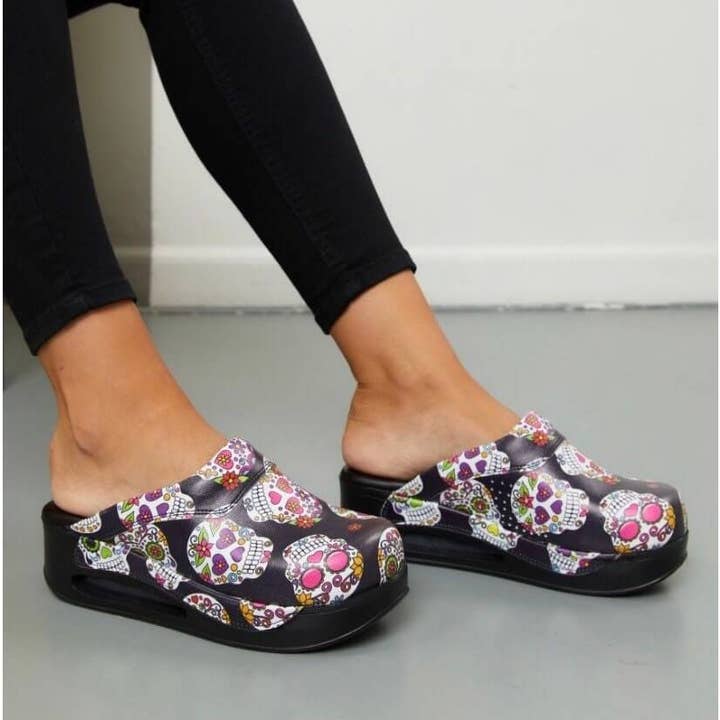Skull Flower Air Clogx Leather Clogs – Handmade for wholesale by UKS UNITED KNACK SYSTEM LTD