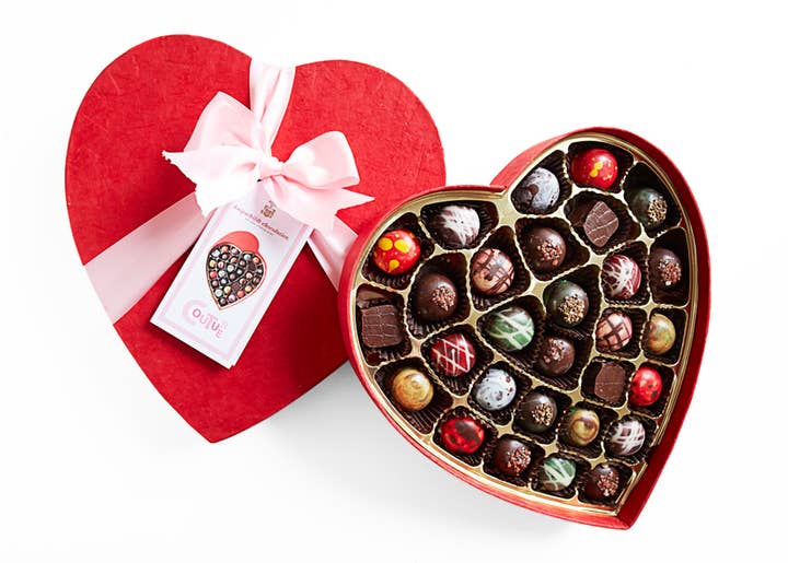 29pc Heart Couture for wholesale by Knipschildt Chocolatier